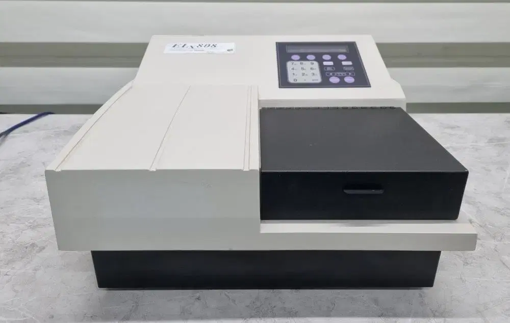 BIO-TEK ELX808 Ultra Microplate Reader.